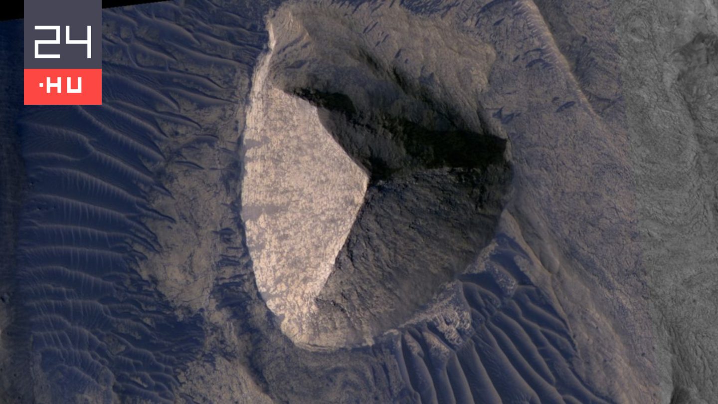 Az egyiptomi piramisokat idézi a Mars egyik legkülönlegesebb képződménye