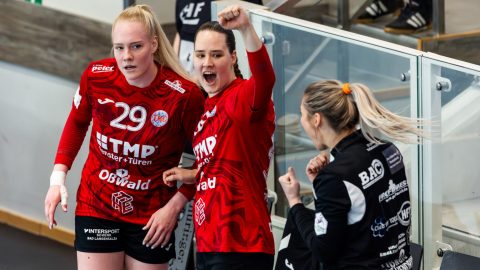 Johanna Reichert (29) és Kuczora Csenge (középen)