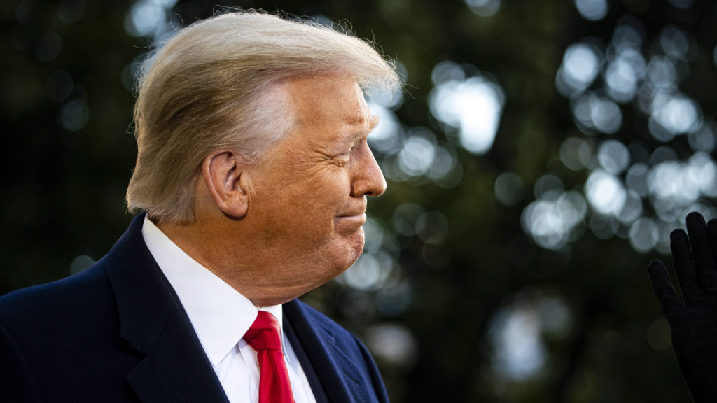 Trump ünnepel, és örül annak, hogy meghalt az FBI egykori igazgatója