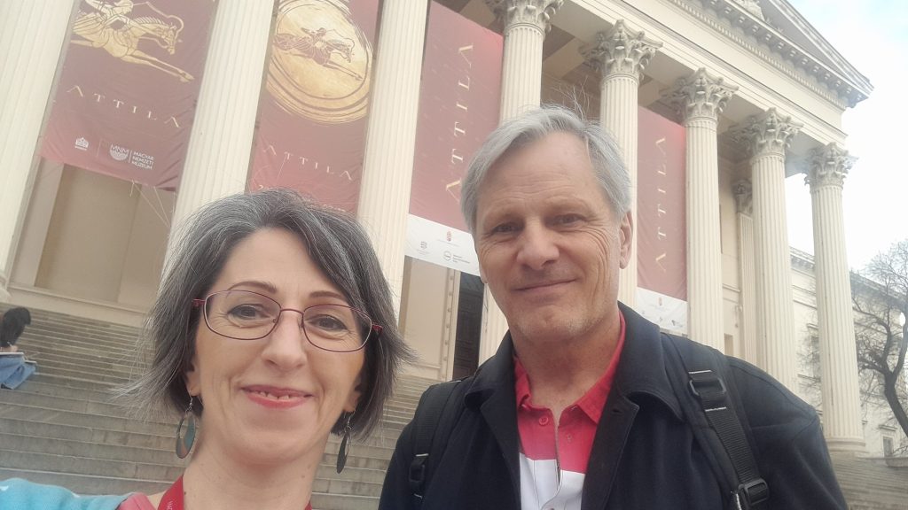 A Nemzeti Múzeumban tűnt fel a Gyűrűk Ura Aragornja, megnézte az Attila-kiállítást