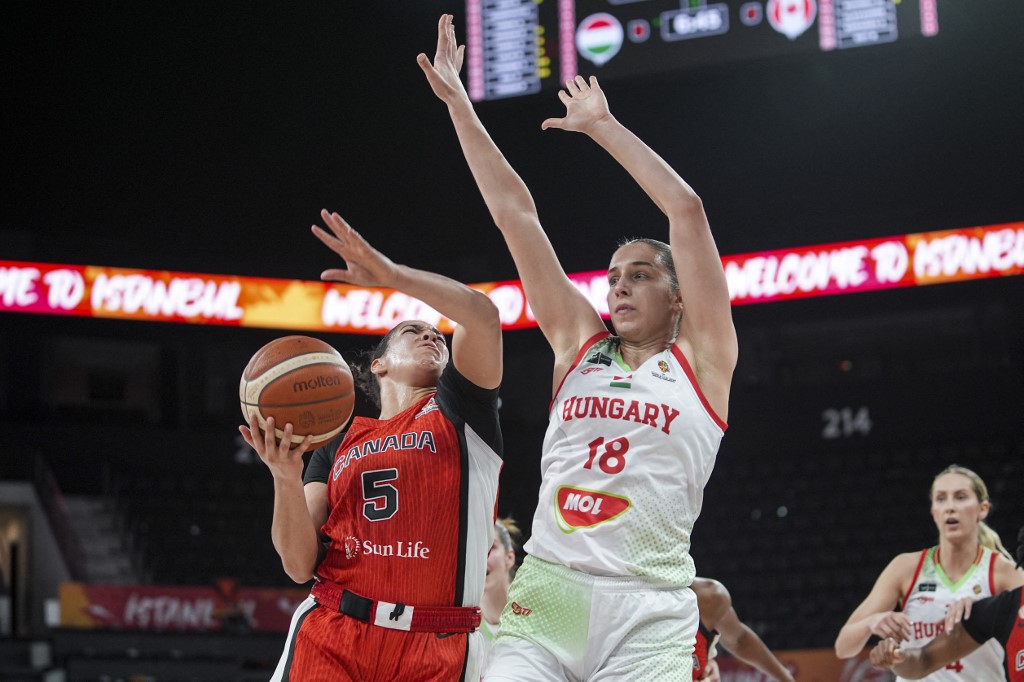 Varga Alíz védekezés közben.