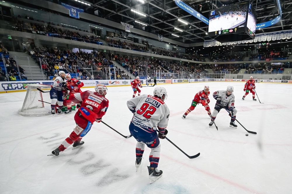 A Hydro Fehérvár AV19 és Klagenfurt párharca az osztrák bázisú jégkorong-bajnokságban.