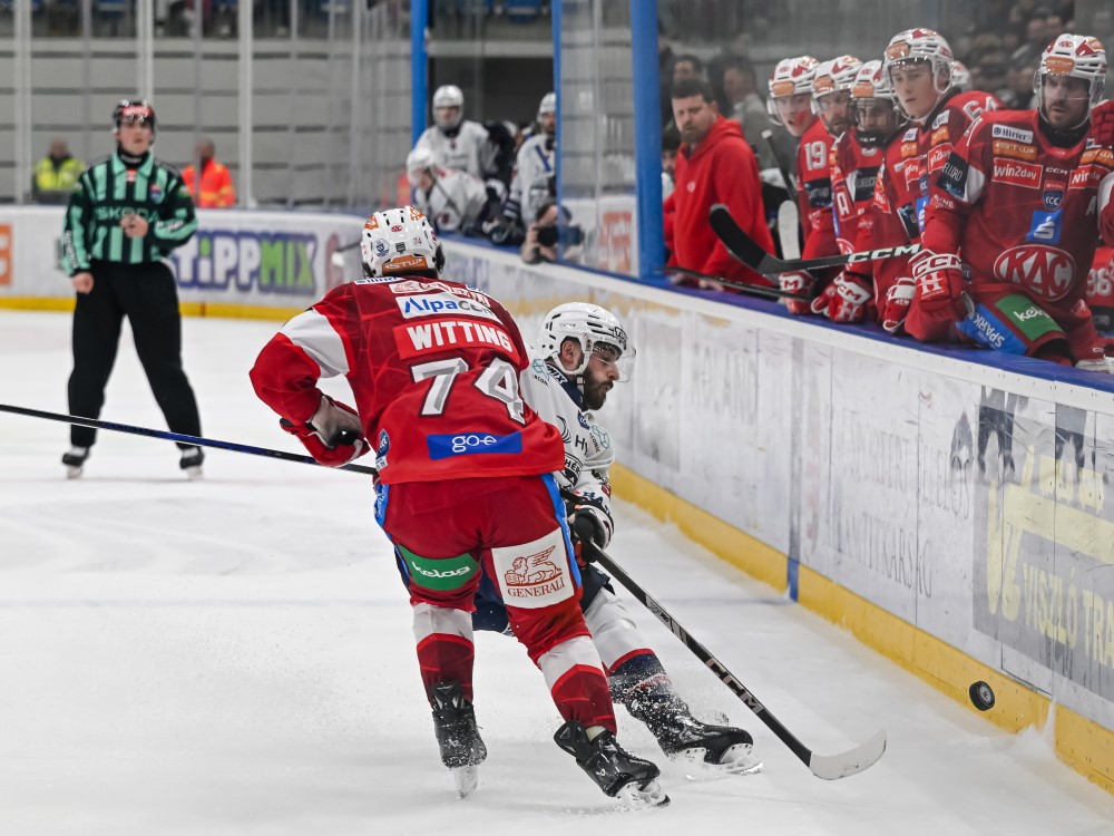 A Hydro Fehérvár AV19 és Klagenfurt párharca az osztrák bázisú jégkorong-bajnokságban.