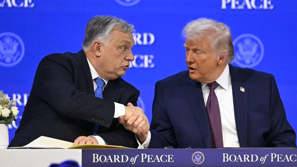 Donald Trump: Menjetek el, és szavazzatok Orbán Viktorra!