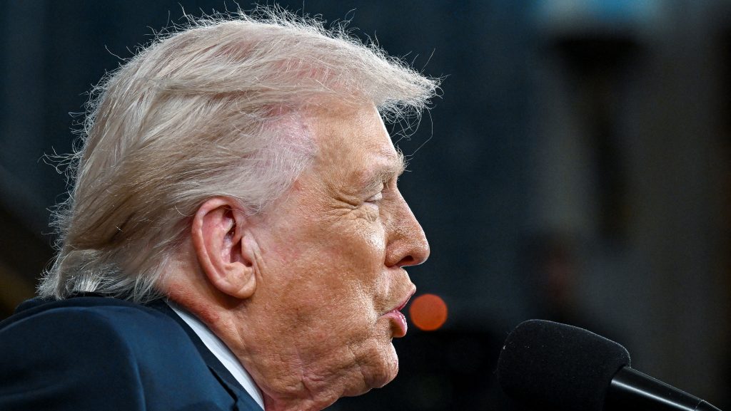 Trump: Nyissátok meg azt a kibaszott szorost, ti őrültek, különben a pokolban fogtok élni!