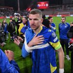 Edin Dzeko az olaszok elleni sorsdöntő selejtezőt követően.