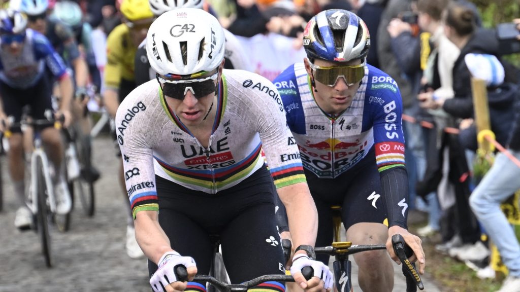 „Nyilvánvalóan nagyon rossz példa” – a győztes Pogacar a piros jelzés ellenére hajtott át a vasúti átjáron a kerékpárversenyen