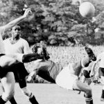 Denis Wishaw (középen) és José Santamaría az 1954-es világbajnokságon.