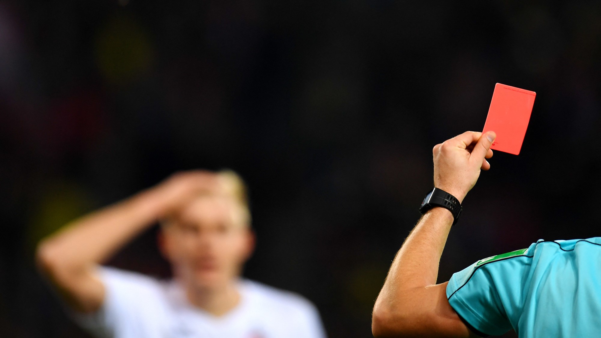 15 év eltiltás fejbe rúgta a bírót megyei futball kunhegyes újszász