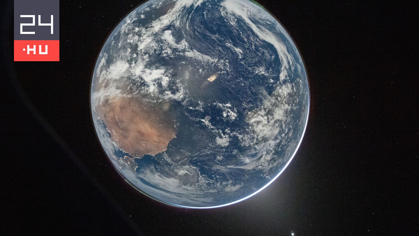 Félúton járnak a Hold felé, megjöttek az első fotók az Orion űrhajósaitól