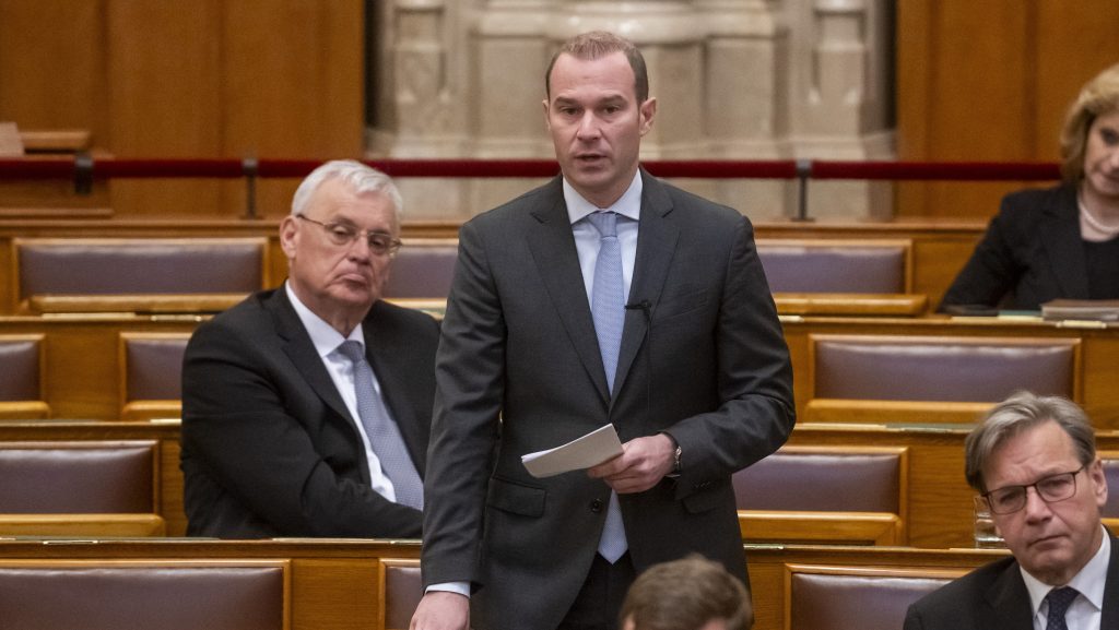 Kövér László és Hollik István sem lesz tagja a Fidesz parlamenti frakciójának