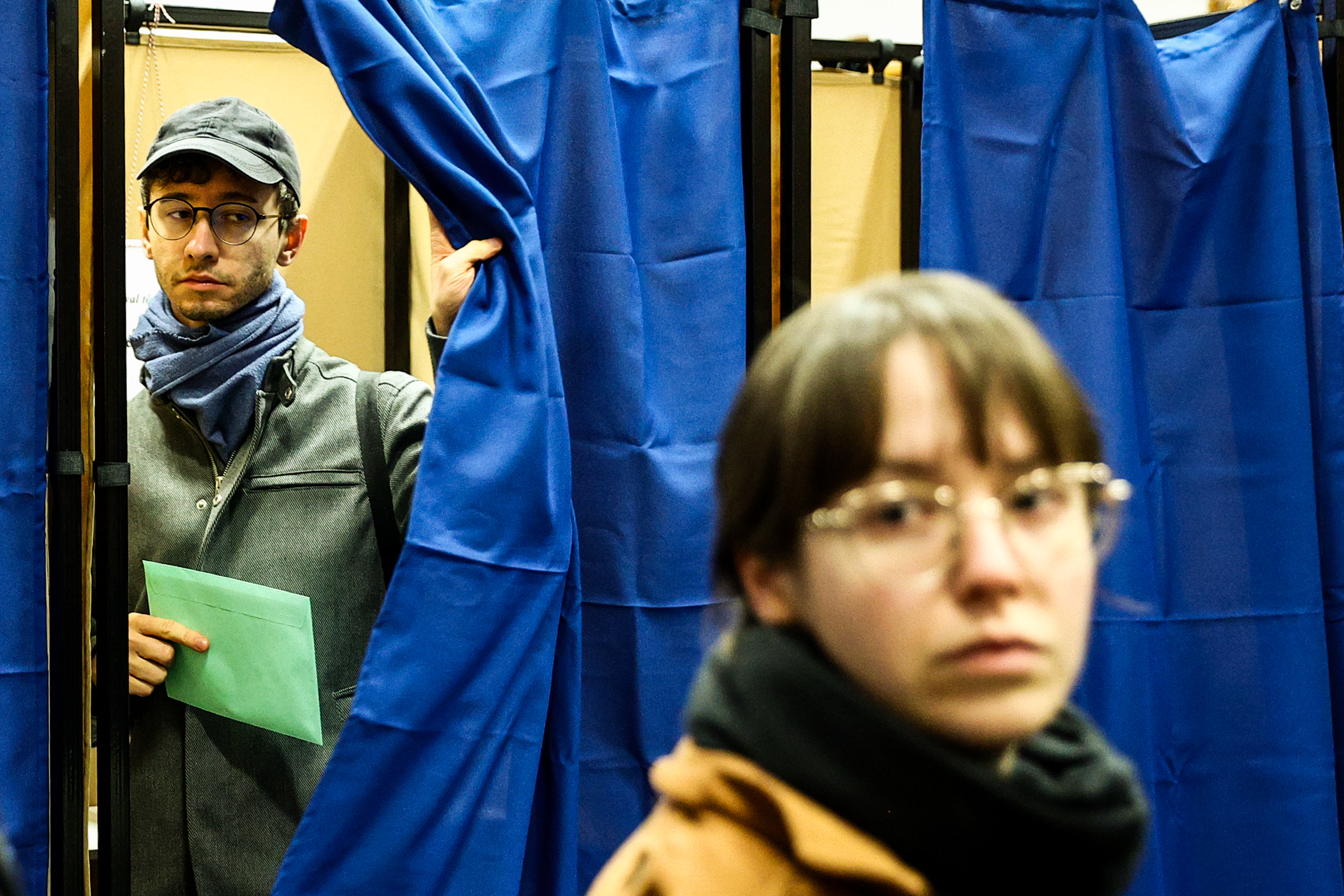 Elképesztően magas a részvétel, Magyar és Orbán már szavazott – élőben a választásról 1