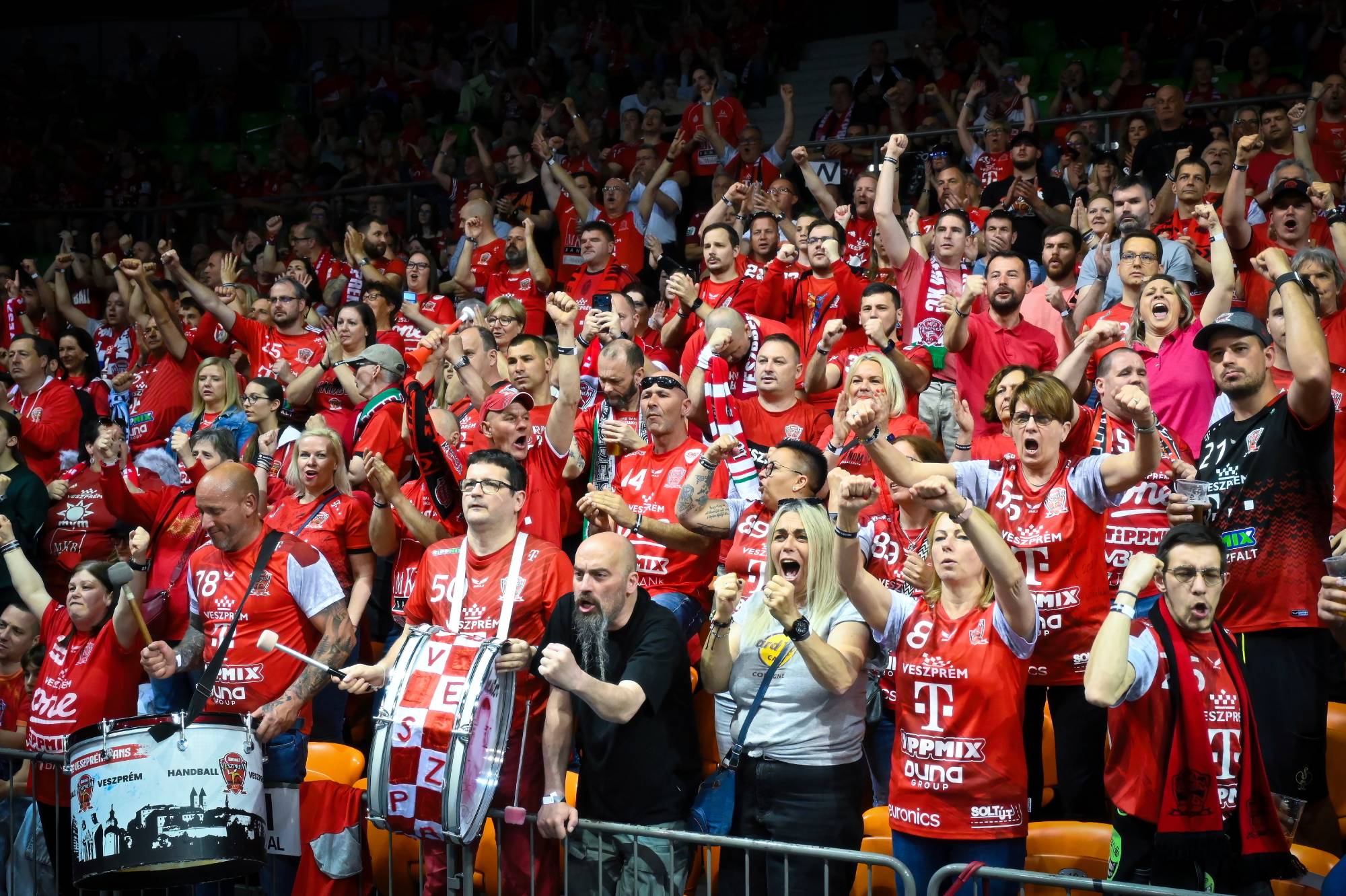 A Veszprém szurkolói a férfi kézilabda Magyar Kupa elődöntőjében játszott One Veszprém HC - OTP Bank-Pick Szeged mérkőzésen a győri Audi Arénában 2026. április 18-án.