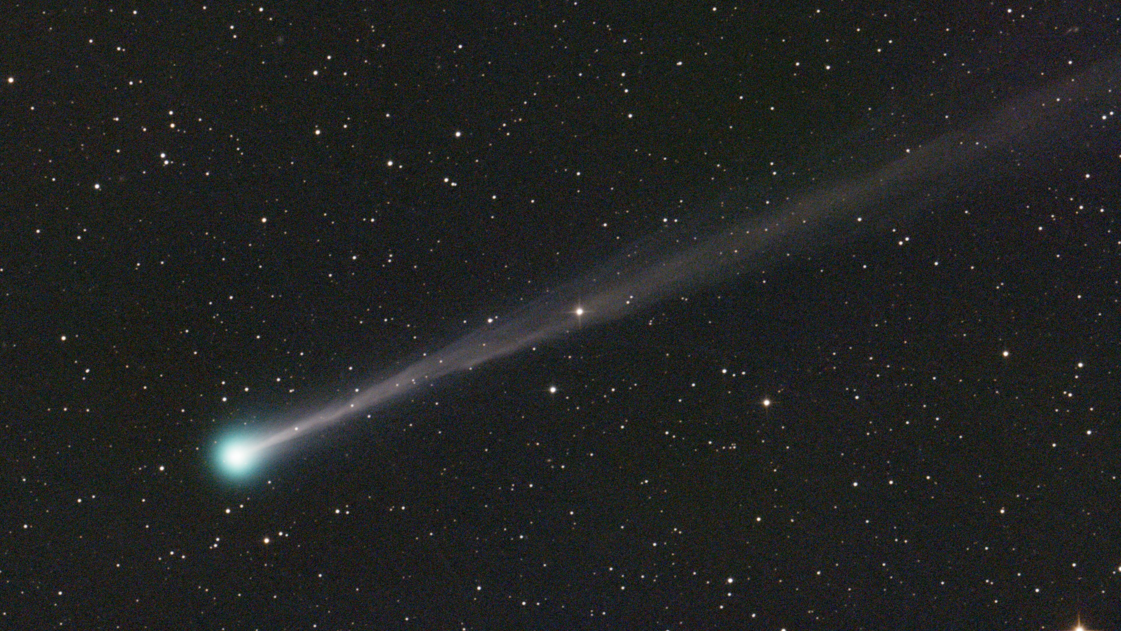 A C/2025 R3 (PANSTARRS) üstökös április 8-án.