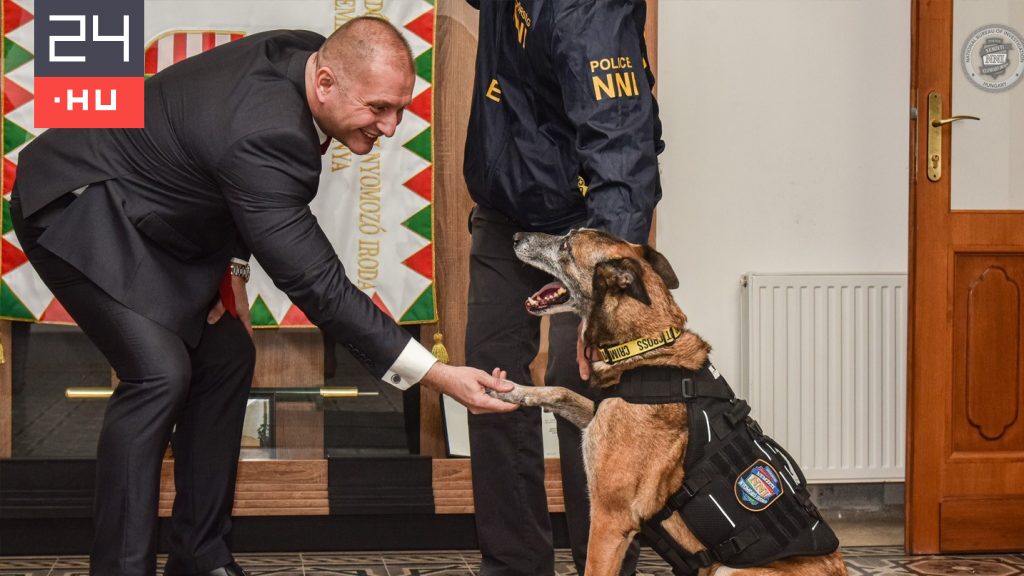 Cukiságbombát közölt a Rendőrség, miután nyugdíjazott egy kábítószer-kereső kutyát