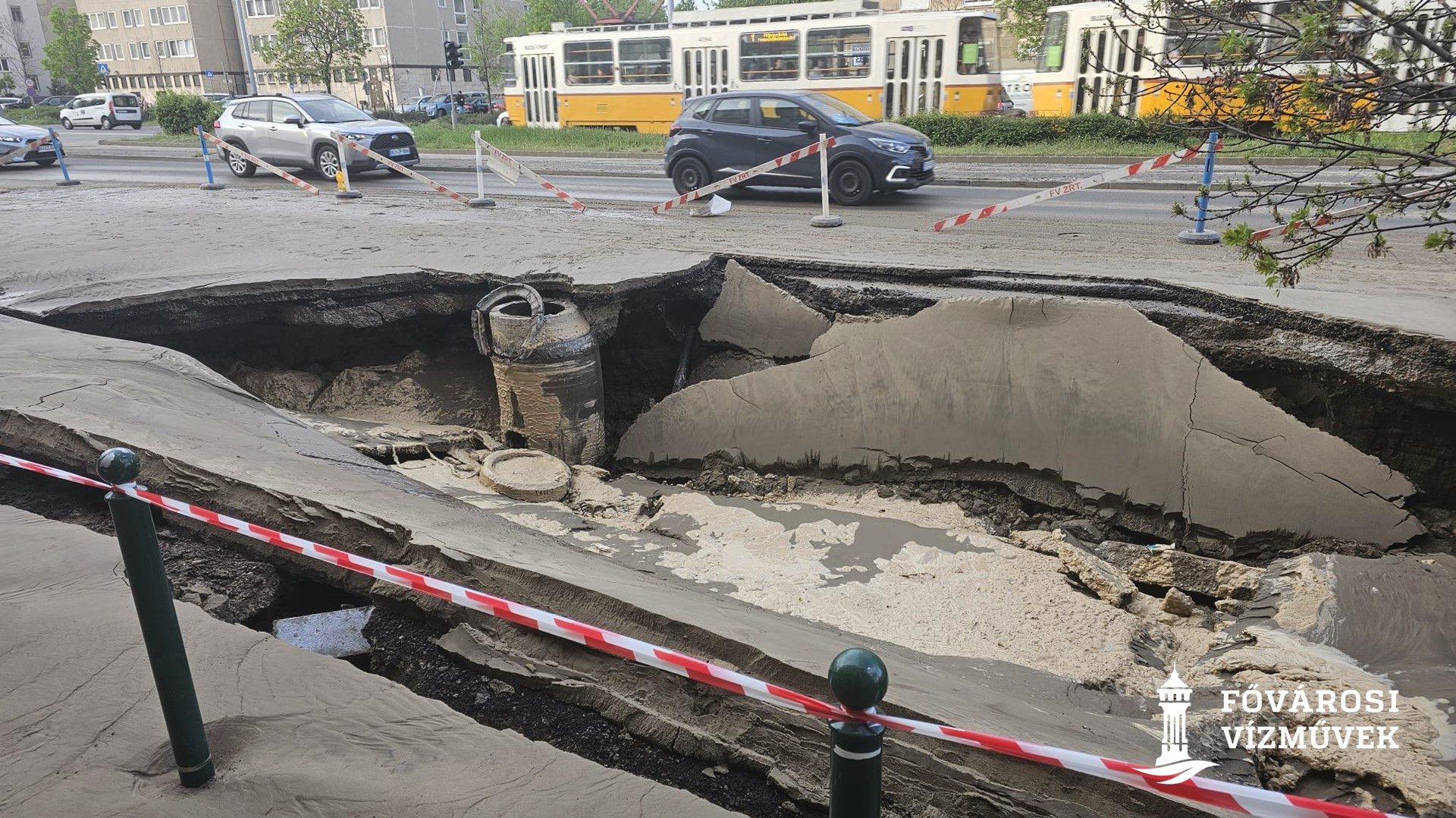 Csőtörés a Róbert Károly körúton 2026. április 20-án
