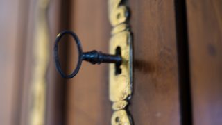 Egy kulcsra zárt ajtó