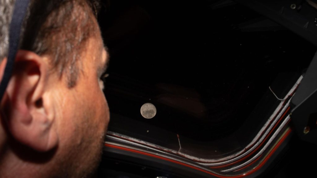 Megkerülte a Holdat az Artemis–2, már hazafelé tartanak az űrhajósok