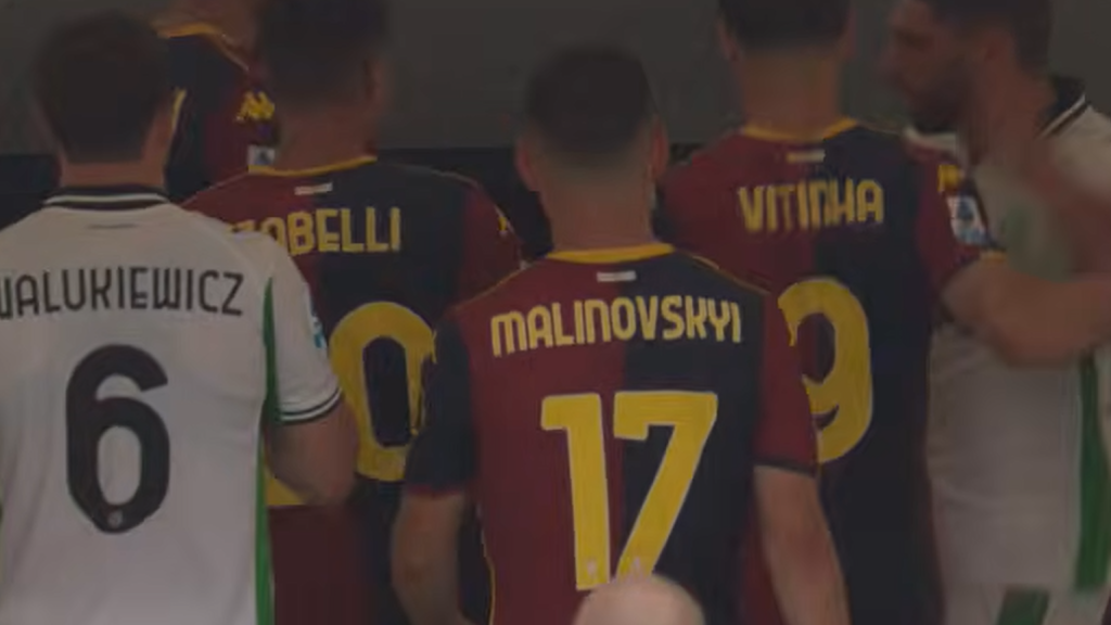 Szürreális pirosak Olaszországban: kiállították a félidőben összeverekedő játékosokat