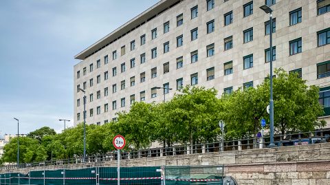 Képviselői Irodaház