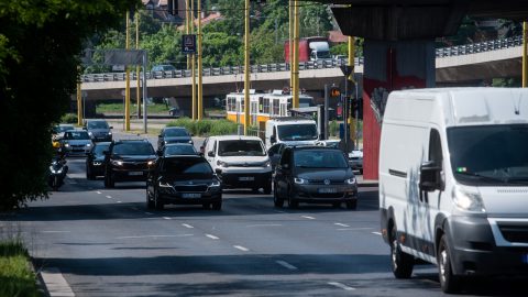 Április 15-ig kell befizetniük az autósoknak a gépjárműadót.