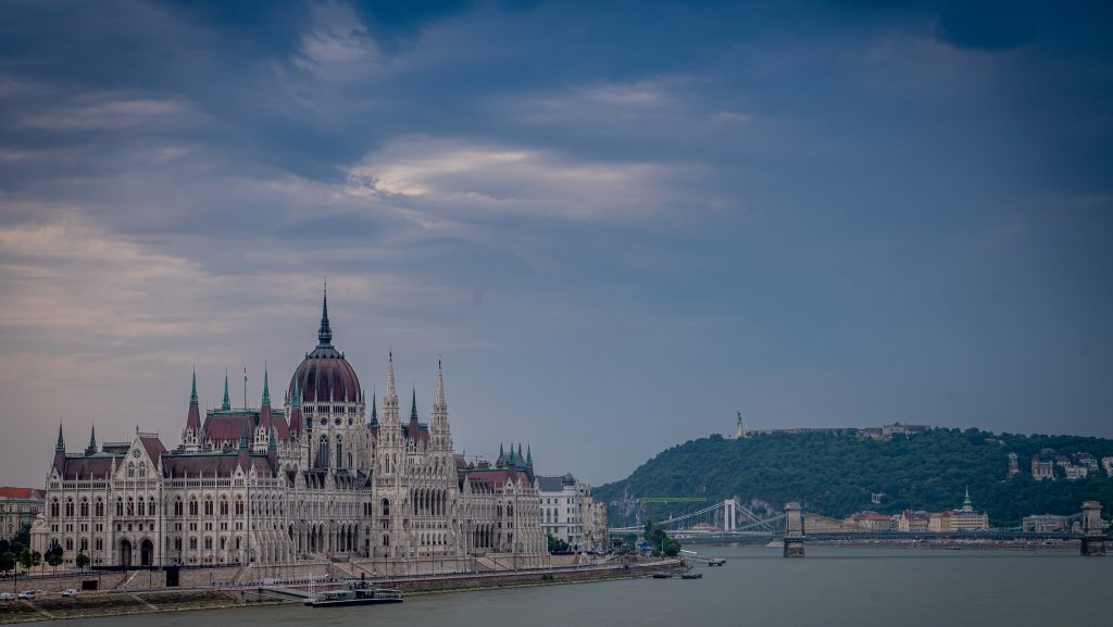 Szinte teljesen kiürítették az államkasszát Orbánék márciusig, itt az NGM-jelentése