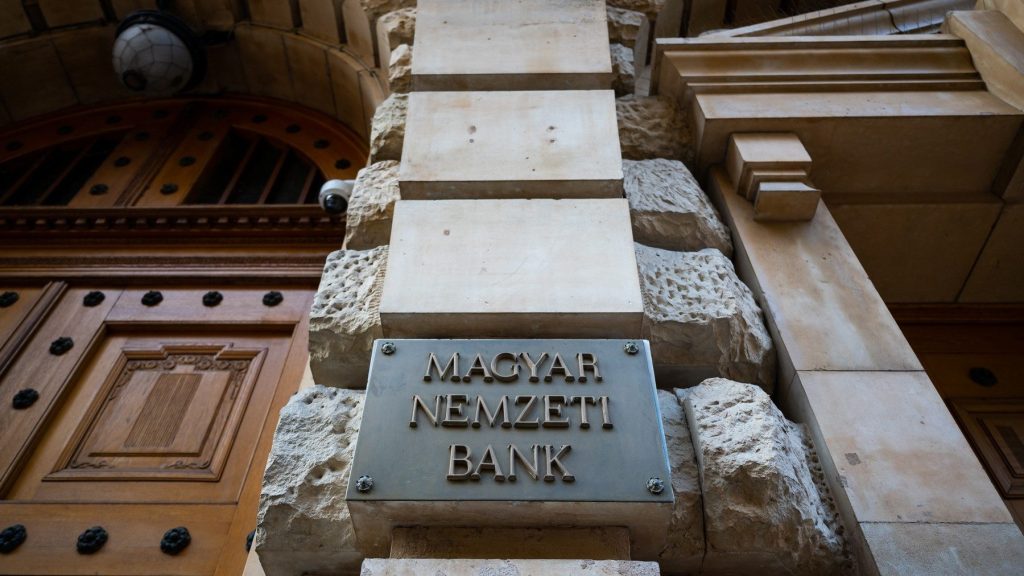 Az MNB nem vonja ki az ötforintost, nem vezeti be az ötvenezrest