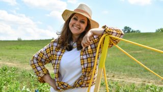 Erdélyi Mónika a Farm VIP-ben.