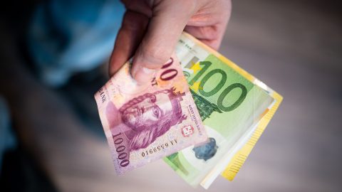 Mit kell meglépnie sürgősen a szakértők szerint a gazdaság érdekében a Tiszának?