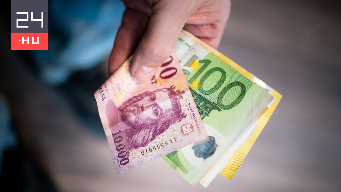 Mikortól fizethetünk euróval a magyar boltokban? Milyen pozitív hatása lehet az euróbevezetésnek, és mik a kockázatok?