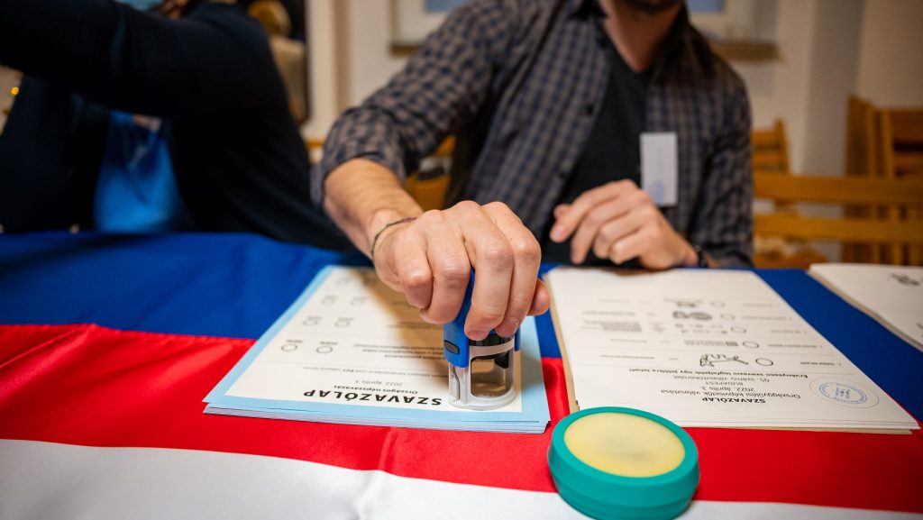 Az idén már nem kell lakcímkártya a szavazáshoz