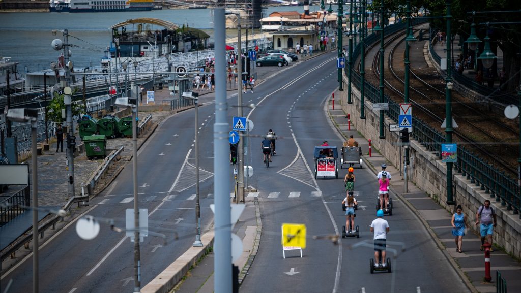 A május 1-i hosszú hétvégén idén először újra a gyalogosoké a rakpart
