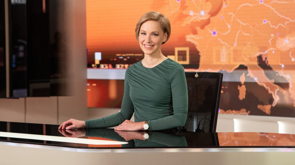 Gyereket vár Major Eszter, az RTL híradósa