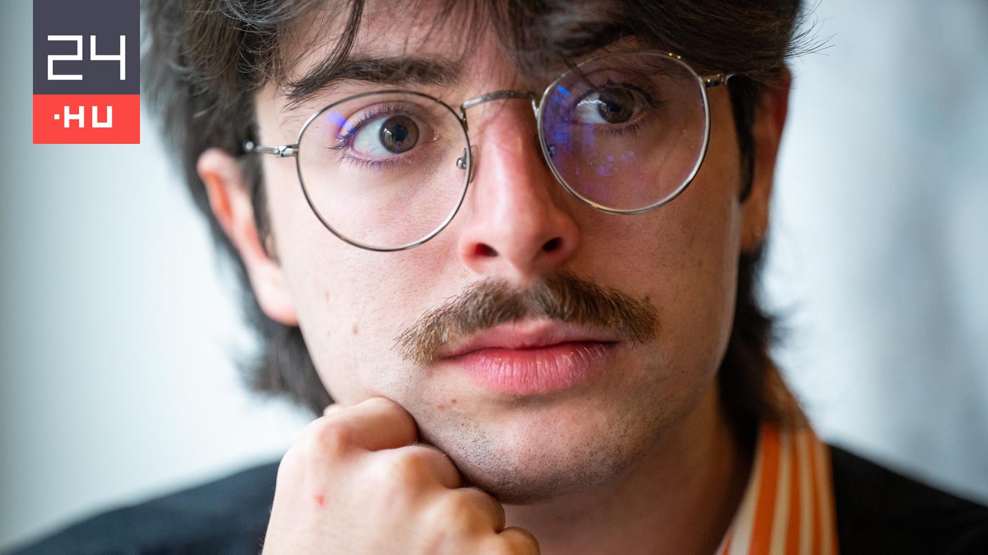 Széthulló NER-ről és menekülő strómanokról írt dalt Fekete Giorgio