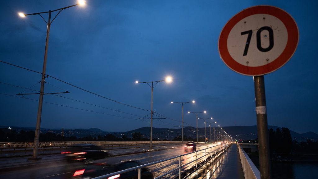 Mennyire vezetsz helyesen? Ezzel a tíz kérdéssel tesztelheted KRESZ-tudásod!