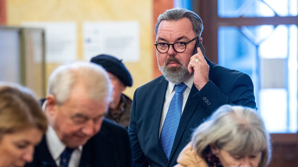 L. Simon László a 24.hu-nak: Nem gondoltam volna, hogy ilyen letaglózó erejű lesz a Tisza győzelme