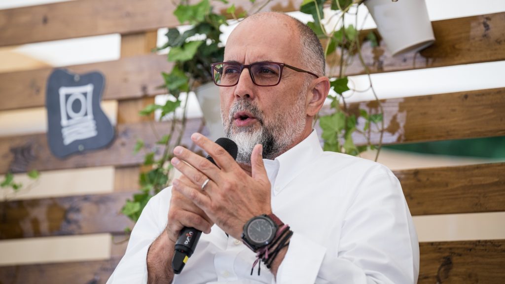 Kelemen Hunor találkozik Magyar Péterrel, de az ismeretlen Tisza Pártért egyelőre nem adja fel a Fideszt