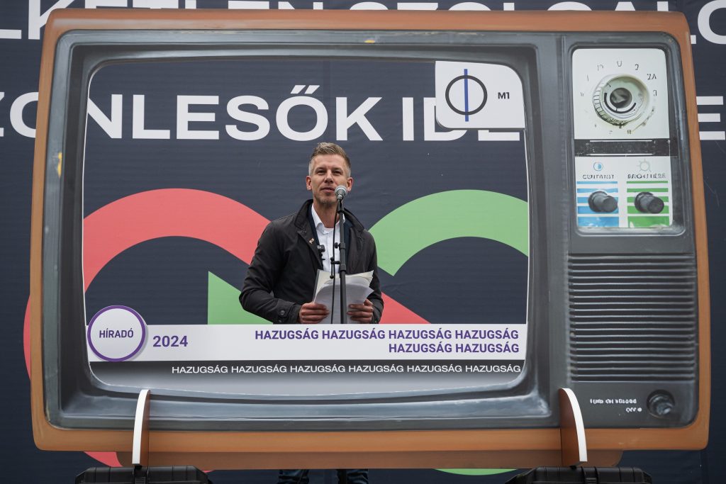 „Aki kibírt 16 évet, kibír még 30 napot” – feszült állománygyűlést tartottak a közmédiánál