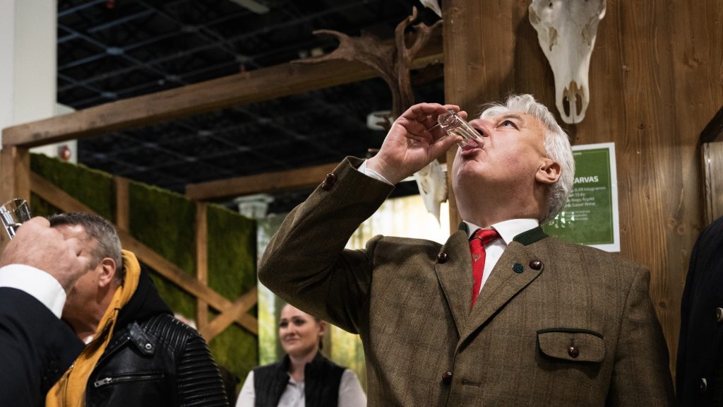 Semjén Zsolt felajánlotta lemondását a KDNP elnökségének, de elutasították