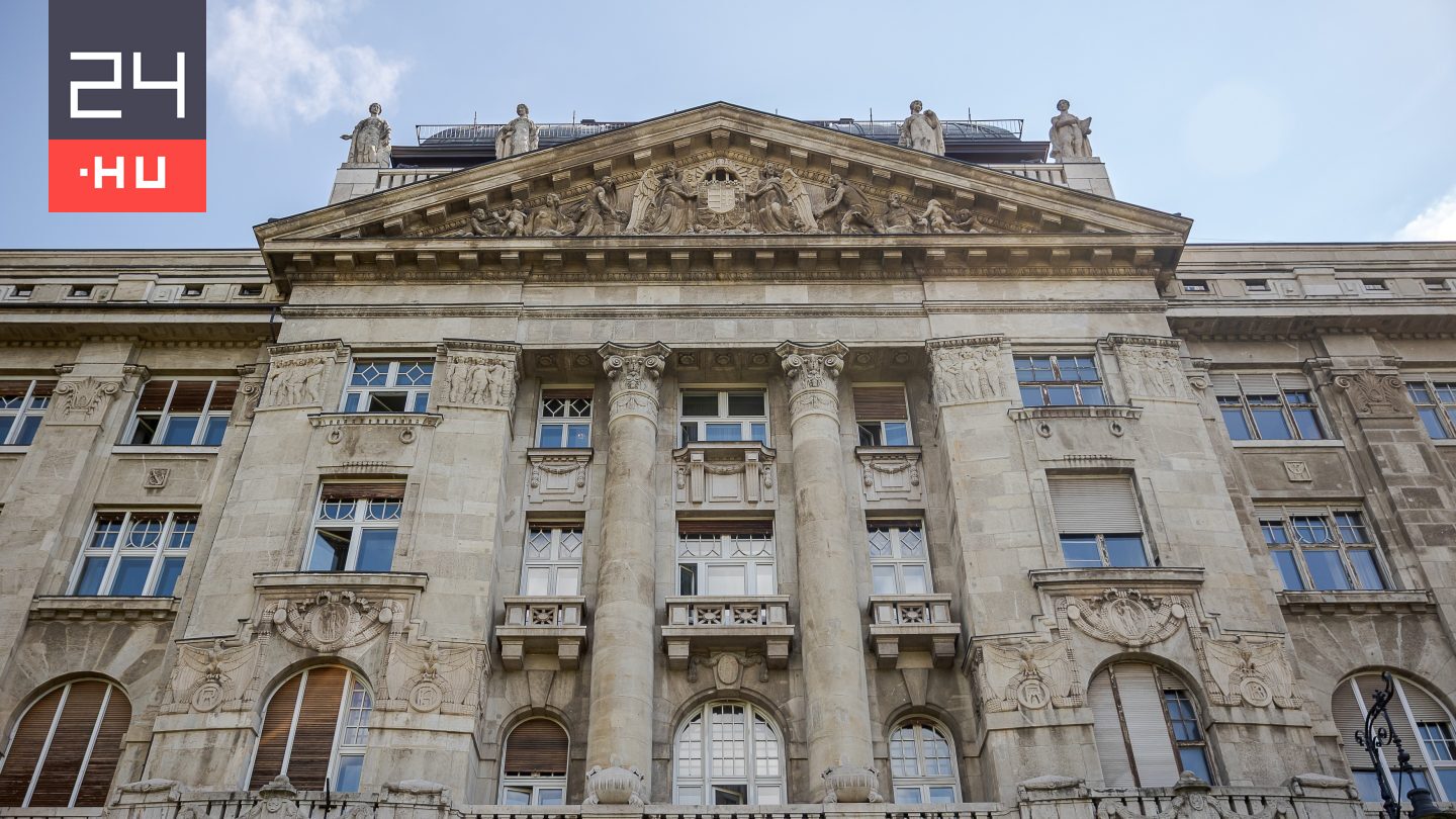 Kiderült: új iratmegsemmisítőket vásároltak Pintér Sándorék