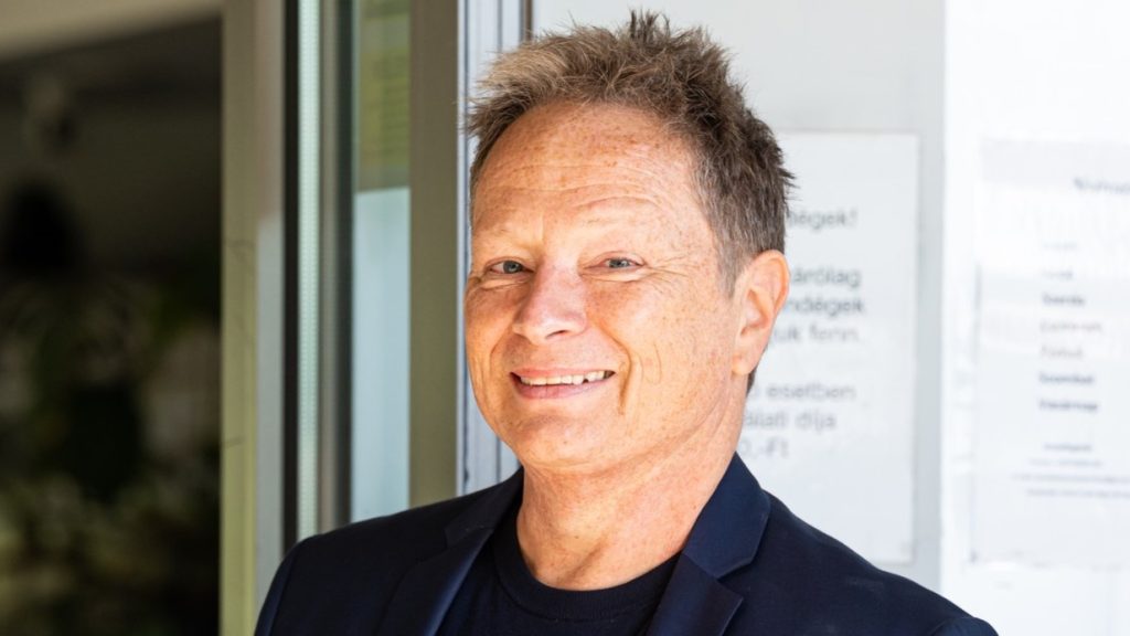 Geszti Péter a szerb gázvezetéknél talált hátizsákkal viccelődött