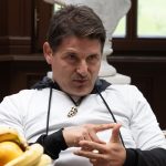 Hajdú Péter Az Árulók – Gyilkosság a kastélyban negyedik évadában.