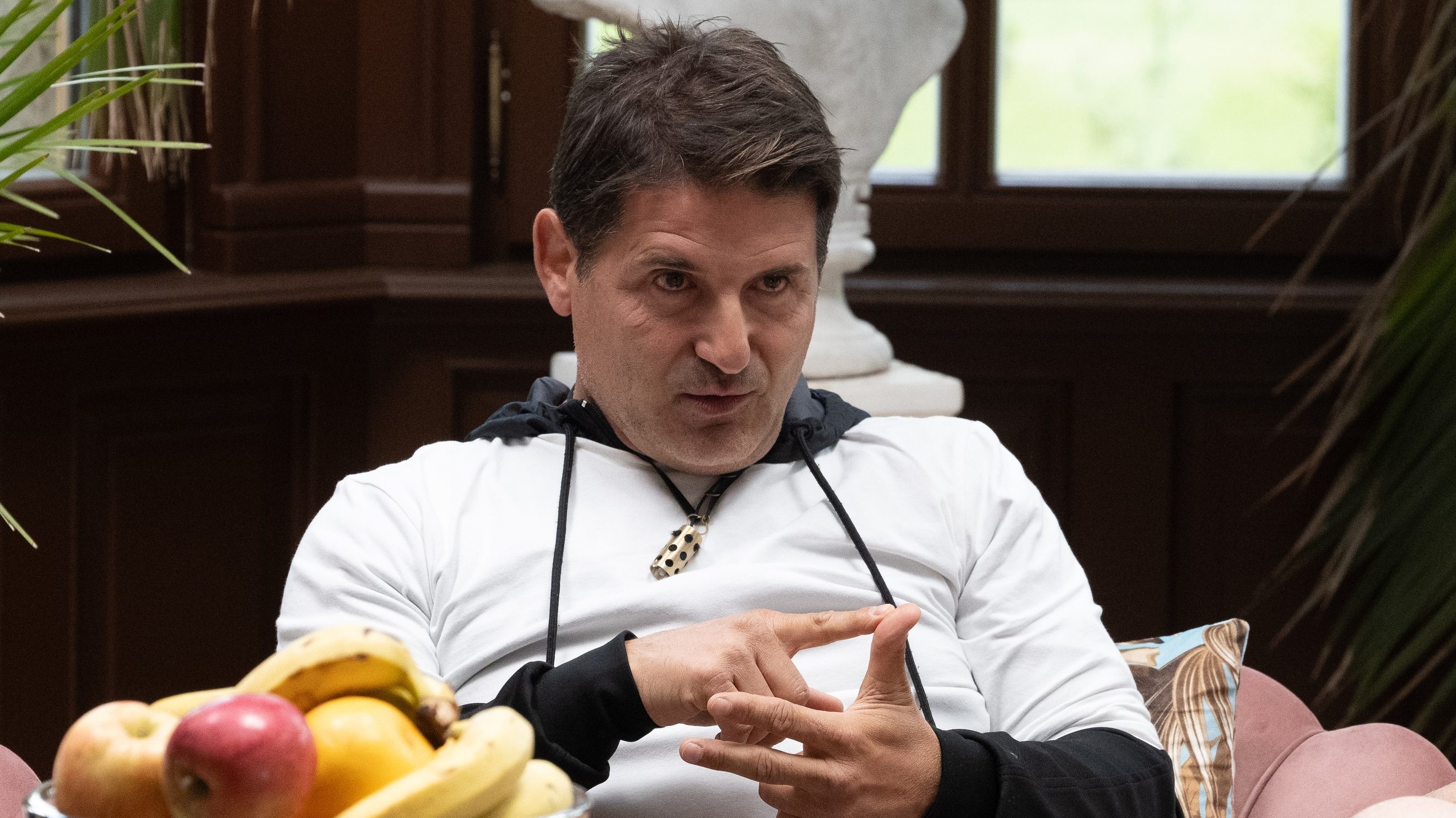 Hajdú Péter Az Árulók – Gyilkosság a kastélyban negyedik évadában.