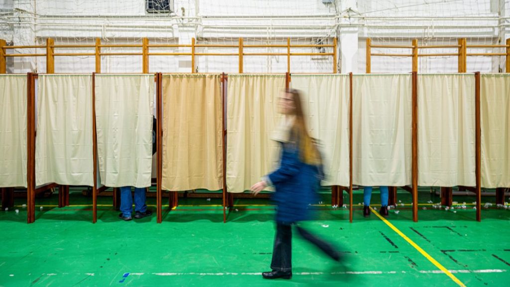 Választás elleni bűncselekmény miatt nyomoznak a XVIII. kerületi gyanús roma nemzetiségi kérvények ügyében