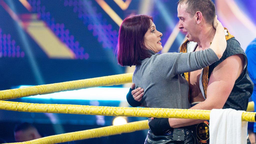 Molnár Gusztávék kislánya 12 napos lett, a színész el is küldte a feleségét körmöshöz