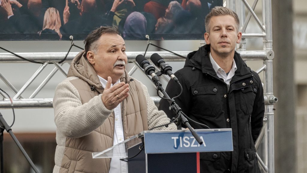 A TISZA párt rendezvénye a nyíregyházi Búza téren 2025. november 29-én., Image: 1055611892, Fotó: Adrián Zoltán / 24.hu