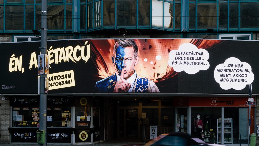 Én, a kétarcú: pert indított az Erste Bank