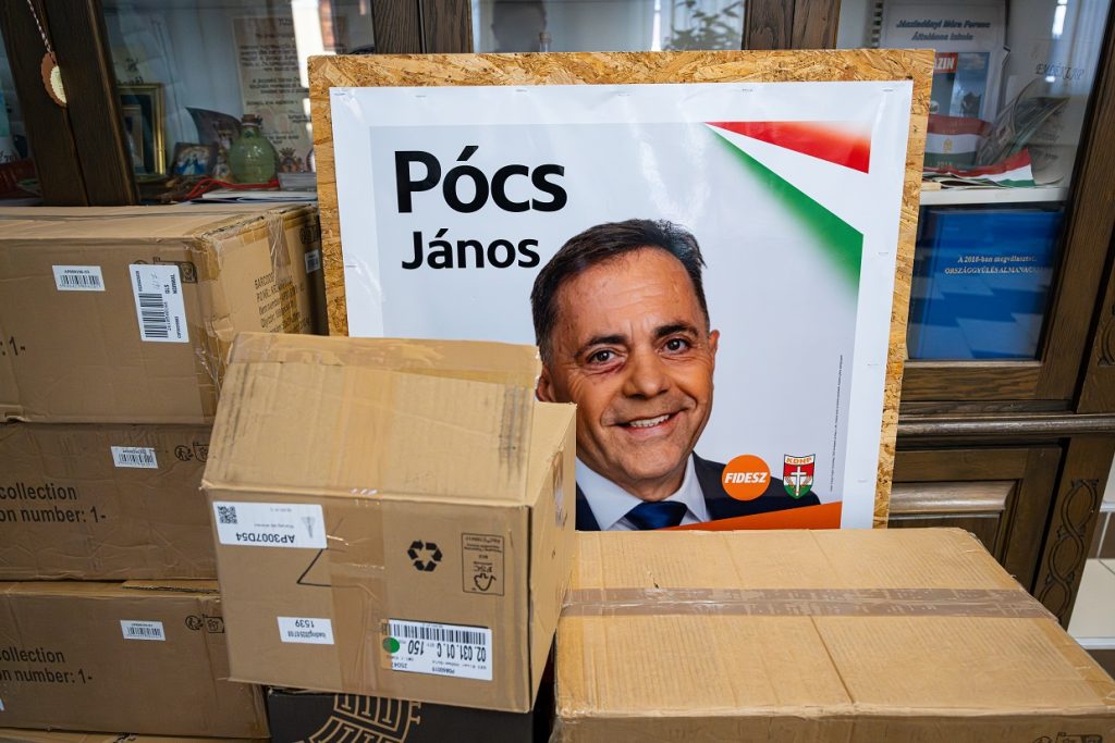 „13-án keressél magadnak egy másik országot, baszd meg” – mondta a közműárokba bemászó tiszás háziorvosnak Pócs János