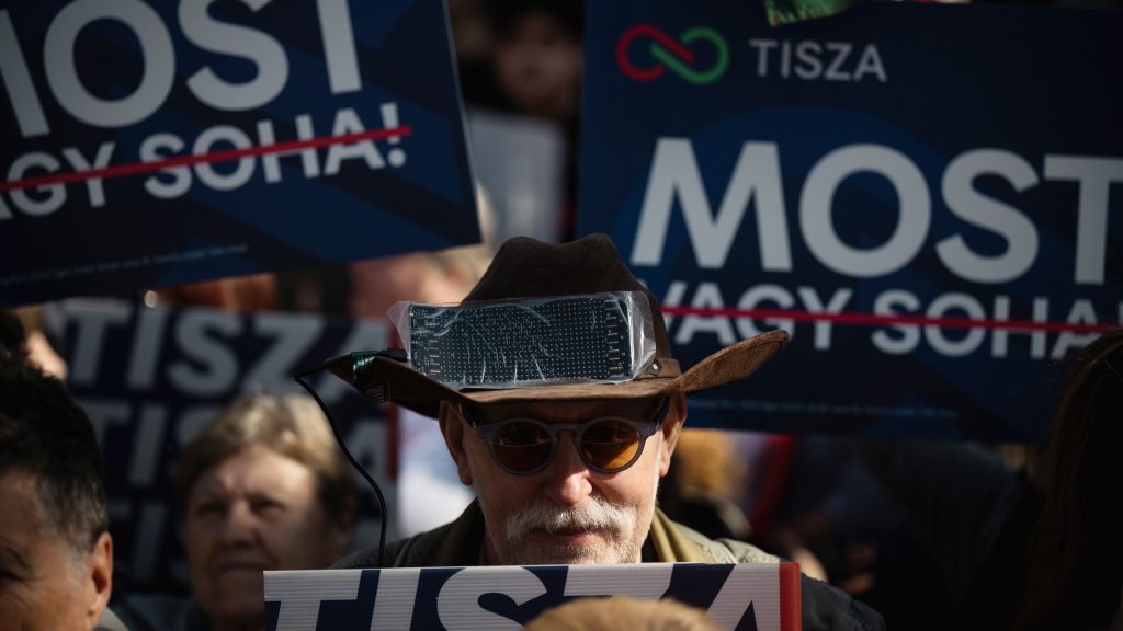 Megtették tétjeiket a közvélemény-kutatók: a Tisza a választás esélyese