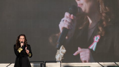 Csézi Erzsébet a Rendszerváltó Nemzeti Meneten 2026. március 15-én.